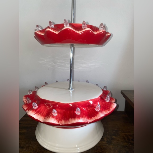 NIB Ms Liberty two-tiered cupcake stand! ❤️🤍💙 - Picture 6 of 7